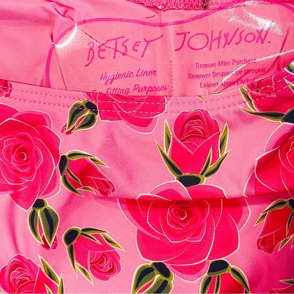 Betsey Johnson Scuba Knit Half Zip
Long Sleeve One-Piece Swimsuit Size Large NWT - Picture 9 of 10